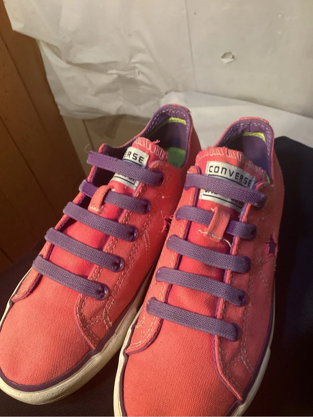 Converse Sneakers Size 2 Juniors One Star Hot Pink Purple Star Shoes